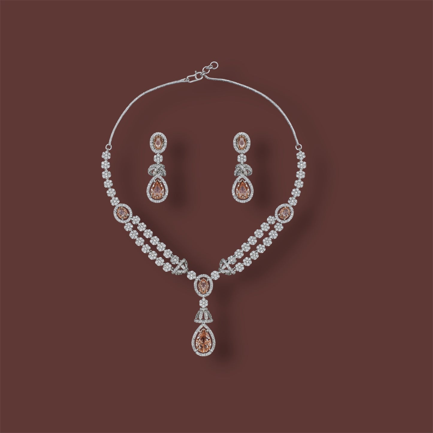 Champagne Éclat (Sterling silver and zircons with champagne stone accents)